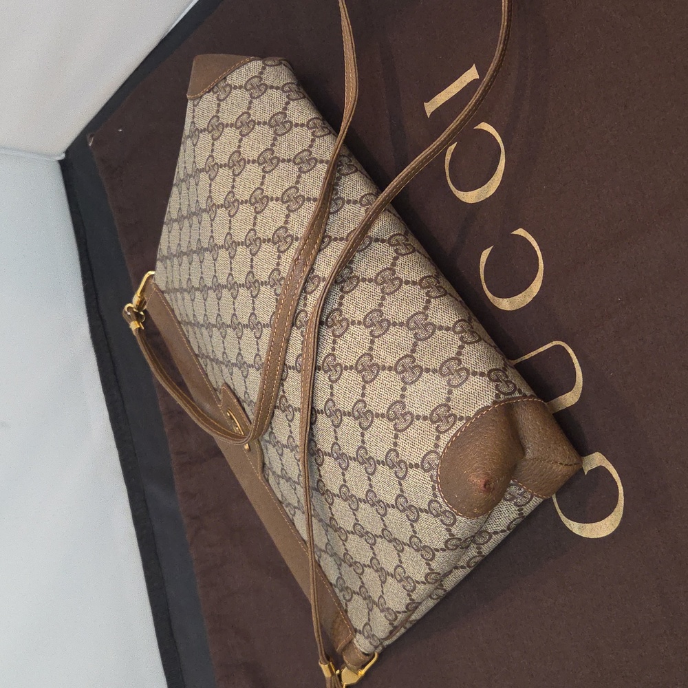 Gucci 1970's Rare convertable crossbody/clutch an archived collectible piece - Picture 12 of 16